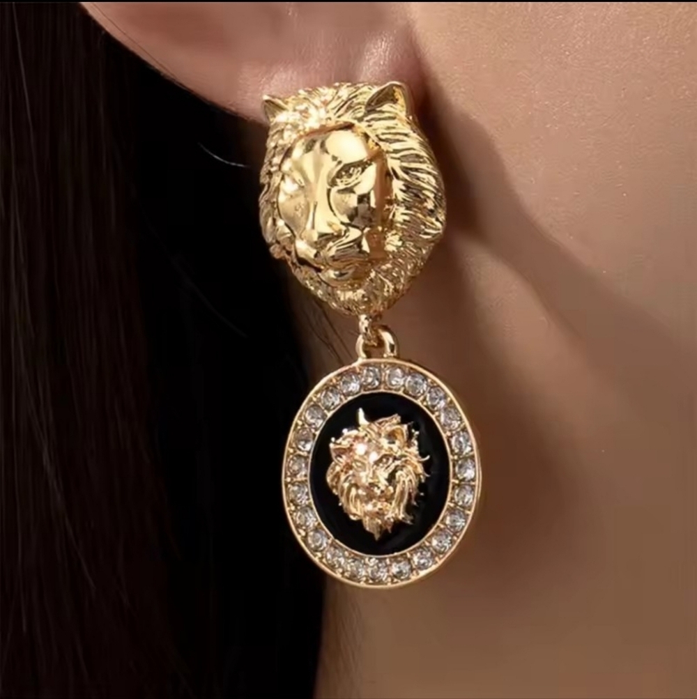 Gold Color Lion Head Embossed Stud Earrings Exaggerated Retro Alloy Stud Fashion